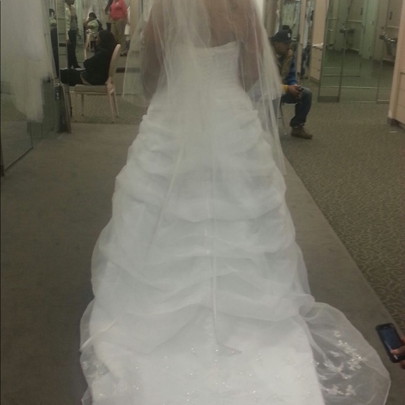 Brand new wedding dress size 16 - Picture 3 of 3